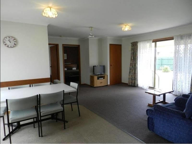 Lakes Jakaranda Holiday Units Lakes Entrance Exterior photo