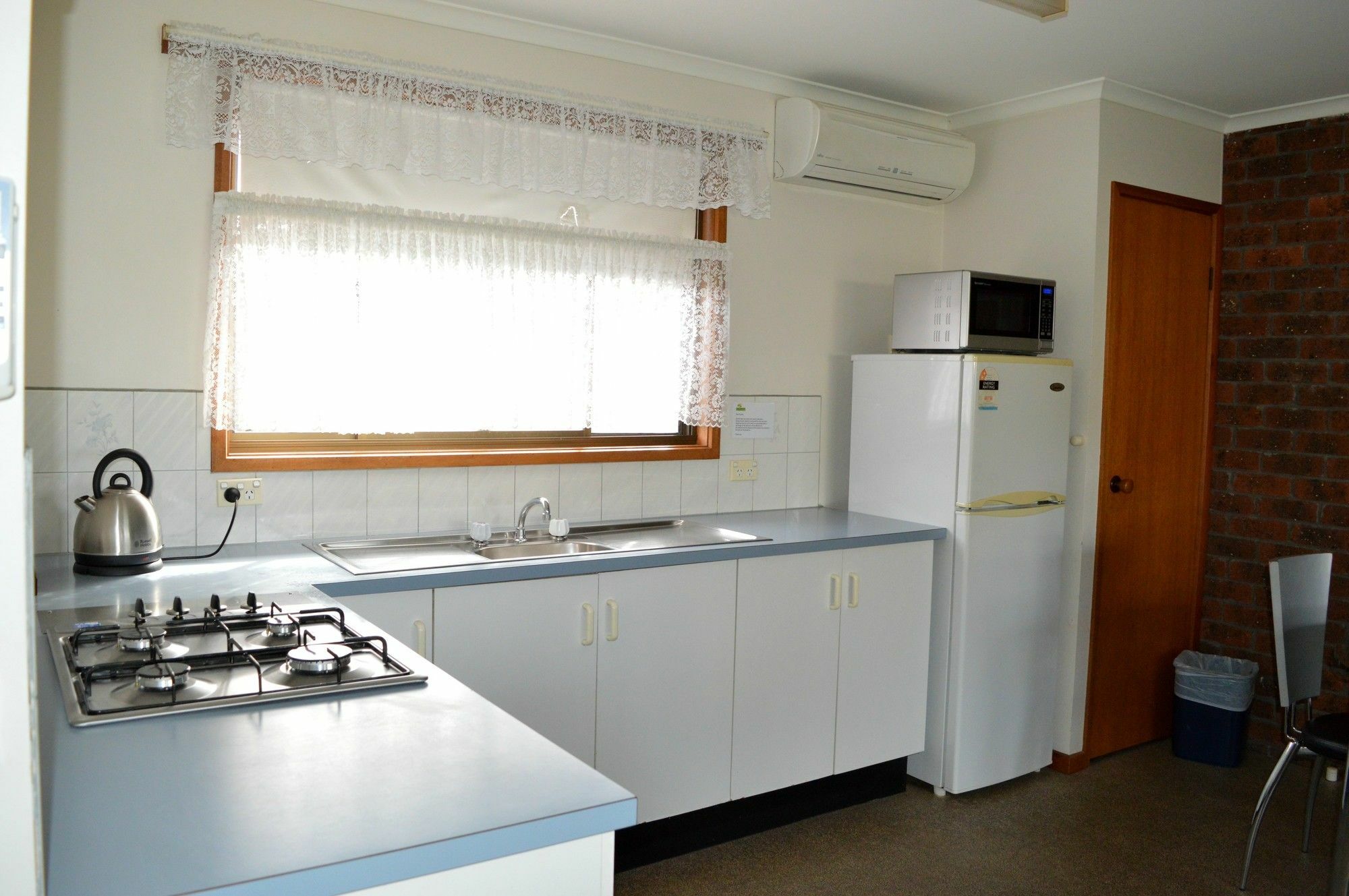 Lakes Jakaranda Holiday Units Lakes Entrance Exterior photo